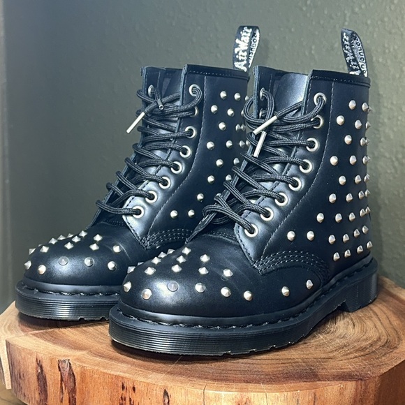DR. MARTENS 1460 Stud Wanama Leather Lace Up Boots - Picture 2 of 16